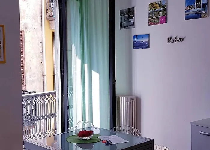 Le 5 Vie, Maggiore Apartman